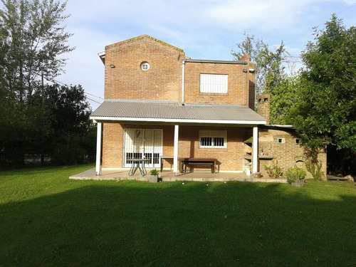 Casa De 3 Dormitorios - Aldea - Amplio Terreno