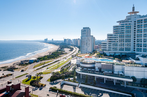 Imagen 13 de 29 de Espectacular Triplex En Playa Mansa, Moderno Con Amenties (ref: Lij-4787)