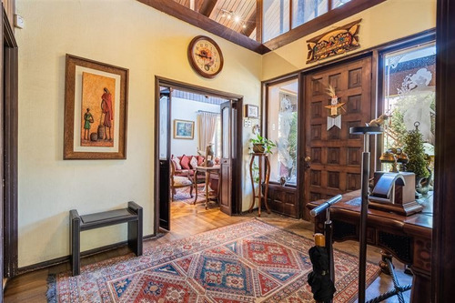 Imagen 4 de 26 de Casa De Dos Pisos Con Amplio Terreno. Excelente Ubicación.