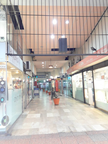 Venta Local Comercial Centro - Galeria Jardin ( De Julio ). Local