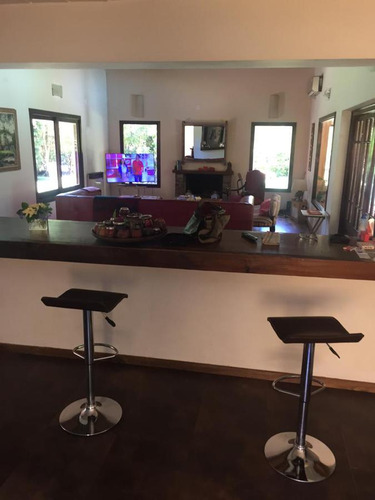 Excelente Casa En Venta En San Isidro Lomas De Santa Rita Sobre Calle Cortada