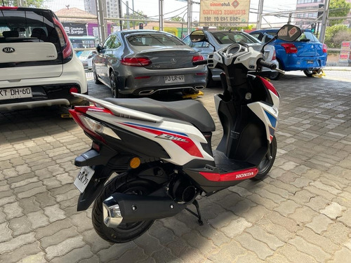Imagen 2 de 10 de Honda New Elite