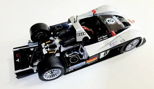 Miniatura Audi R8 Le Mans 1999 1:18 Maisto Premium | MercadoLivre