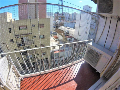 Imagen 6 de 14 de Depto 4 Amb Con Balcon Centrico // Necochea 174