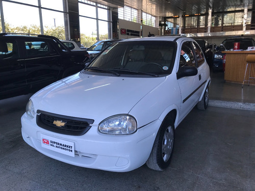 Chevrolet Corsa Classic 1.6 Gl Aa 3P
