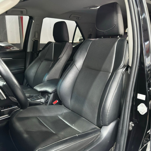 Toyota Hilux SW4 2.8 D-4D TURBO DIESEL SRX 4X4 AUTOMÁTICO