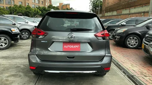 Nissan X-Trail T32 Exclusive Sec 2,5 4x4 7P