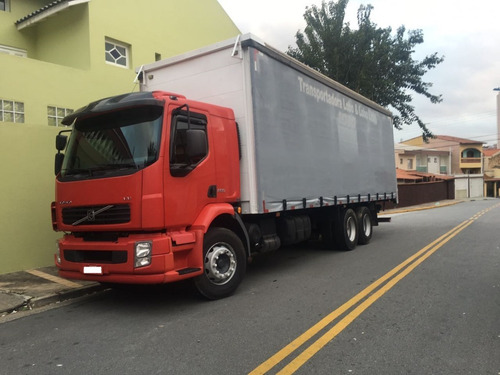 Imagem 3 de 14 de Volvo Vm 260 6x2 2011/2011 Baú Sider