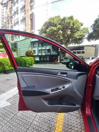 Hyundai Accent 1.6 Premium Mecánica