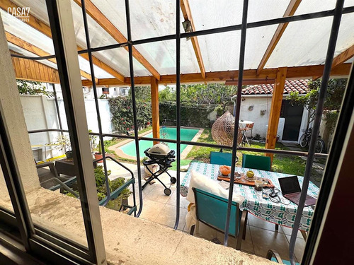 Casa En Venta De 3 Dorm. En Ñuñoa