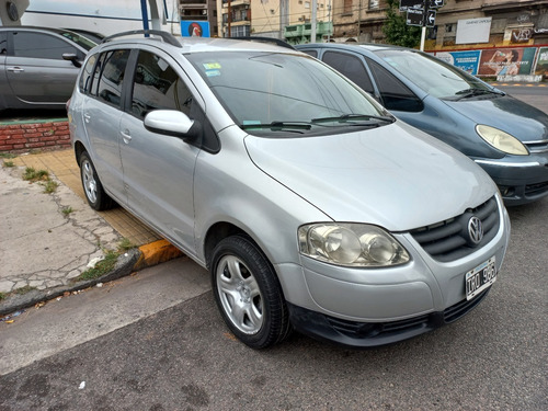 Imagen 3 de 10 de Vw Suran Comfortline 2010