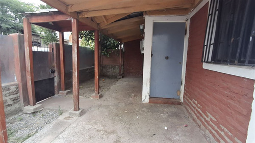 Casa En Venta De 1 Dorm. En El Bosque