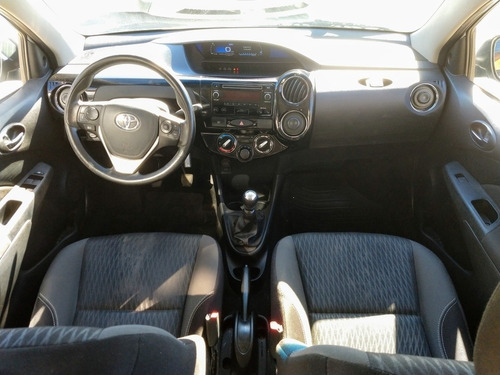 Imagen 5 de 8 de Toyota Etios 2018 1.5 Xs My19