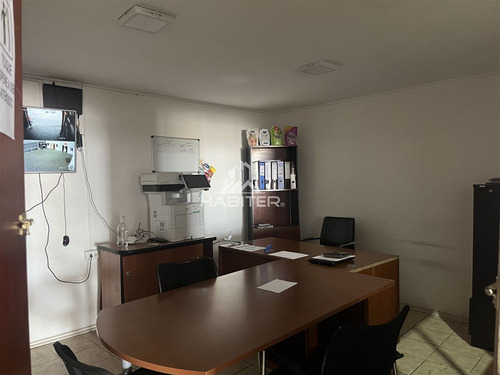 Bodega En Arriendo Con 2 Amplios Galpones En Talca