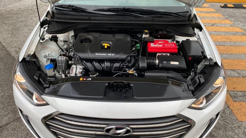 Imagen 7 de 15 de Hyundai Elantra 2018 2.0 Gls Premium At