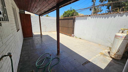 Casa Esquina En Venta, Buen Barrio. (79951)