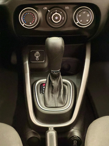Fiat Cronos 1.8 Drive 16v Flex Aut. 4p