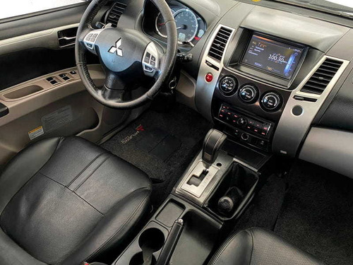 Imagem 6 de 12 de Mitsubishi Pajero 4x4 Hpe D 2016