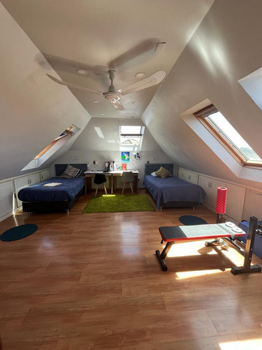 Oportunidad Única: Casa Semi-amoblada En Lomas De San Seba