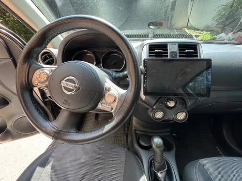 Nissan Versa Advance 1.6 Mt
