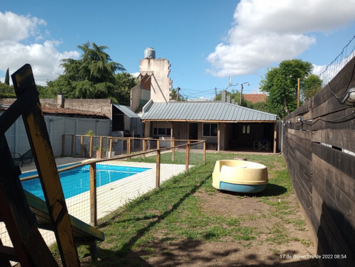 Casa En Venta Con Pileta Escucho Ofertas,financio