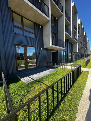 Arriendo Amplio Duplex 104 3d+3b+estar+patio (92088)
