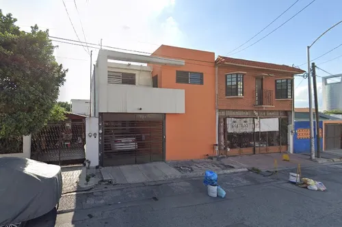 Sk01- Casa En Remate Bancario En C. Aquiles Serdan, Buenos Aires, Monterrey, Nl. (65% Debajo De Su Valor Comercial, Solo Recursos Propios)