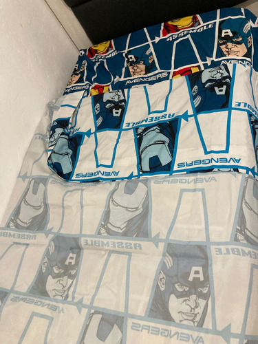 2 Juegos De Sábanas Infantiles 1 O 1.5 Plazas Avengers Azul Personajes (Usado)
