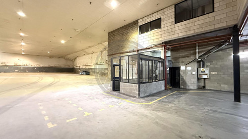 Galpón Con Oficinas 1900m2 En Alquiler - Barracas