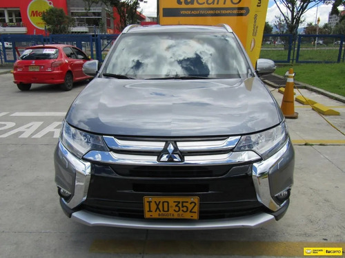 Mitsubishi Outlander At 2.4 4x4 7p