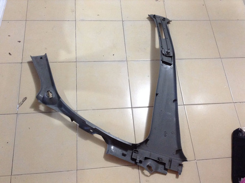Plastico De Poste Derecho Renault Clio Platina Original