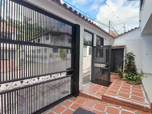 Imagen 2 de 16 de Casa En Urb Semiprivada, Ubicada En Patiecitos. Adlz