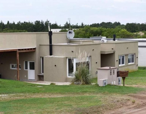 Imagen 2 de 5 de Costa Esmeralda - Casa En Venta En Barrio Residencial 1