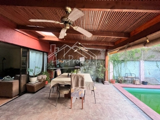 Casa Con Piscina Y Quincho En Condominio