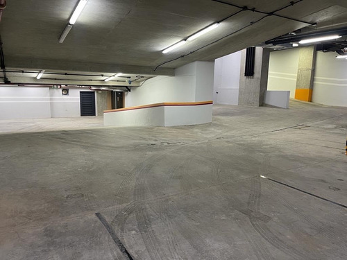 Imagen 8 de 30 de En Venta Espectacular Torre, Ubicada En Las Mercedes. (r.o)