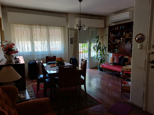 Av. Garibaldi Y Av. 8 De Octubre 2 Dorm., 75 M ²  U$s 119.000 