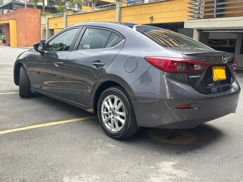 Mazda 3 2.0 Touring Mt