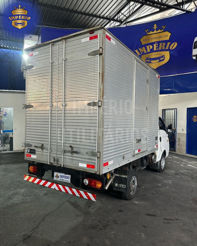 Hyundai HR chassi bau