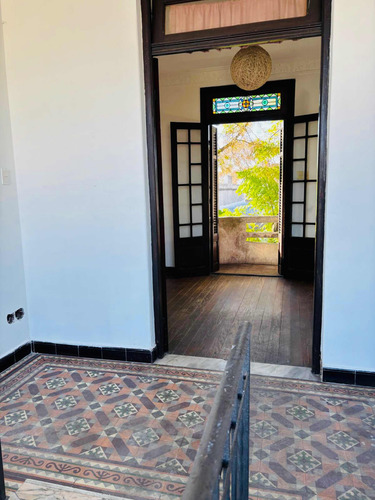 Linda Casa Luminosa De 4 Dormitorios Azotea Y Parrillero