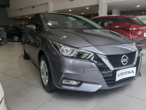 Imagen 3 de 10 de Nissan Versa Sense Cvt