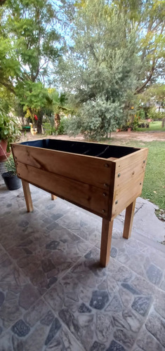 Huertero, Macetero Madera 90 Alt. 50 Ancho. 100 Largo. Cetol Algarrobo