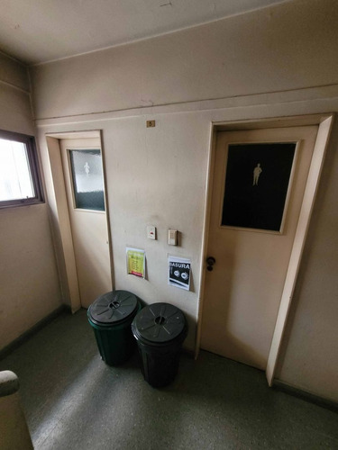 Imagen 14 de 15 de Piso De Oficina, 100m2, Seguridad, En Venta, Microcentro!