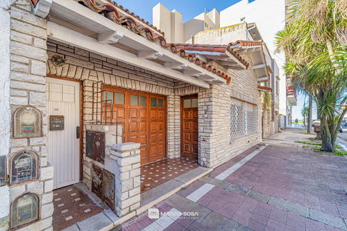 Venta - Ph 4 Ambientes Al Frente Con Cochera - La Perla