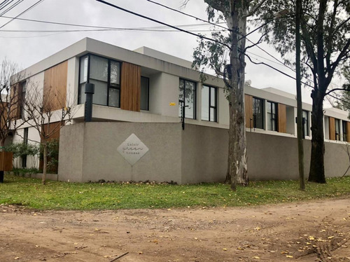 Imagen 3 de 24 de Casa En Venta En Barrio Parque Leloir