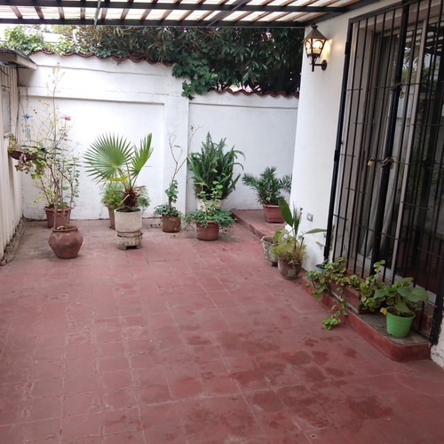 Casa En Venta De 3 Dorm.mas Salita, Posible Dorm En La Reina
