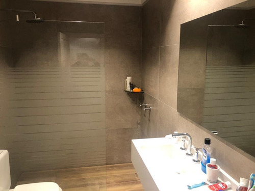 Imagen 26 de 30 de Importante Chalet En 2 Plantas , Inmejorable Ubicacion .