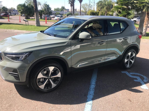 Volvo Xc40 B4 Plus Mild Hybrid