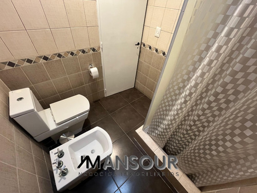 Casa Quinta Excelente Estado Sobre 1500m2 - Paso Del Rey
