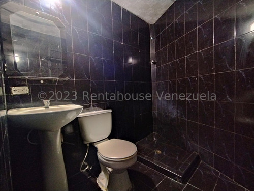Casa En Venta En El Limon Maracay Aragua 24-15568 Irrr