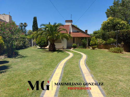 Casa En Venta Y Alquiler, 3 Ambientes - Barrio Parque El Trébol.